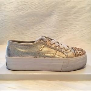 Steve Madden Metallic Platform Sneakers - Wmns 7